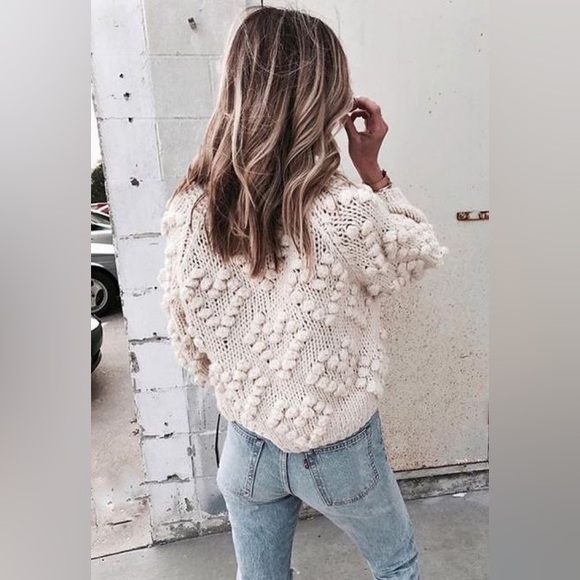 Chicwish Womens soft heart shaped balls Thick open Cardigan Sweater ivory cream - Picture 4 of 16